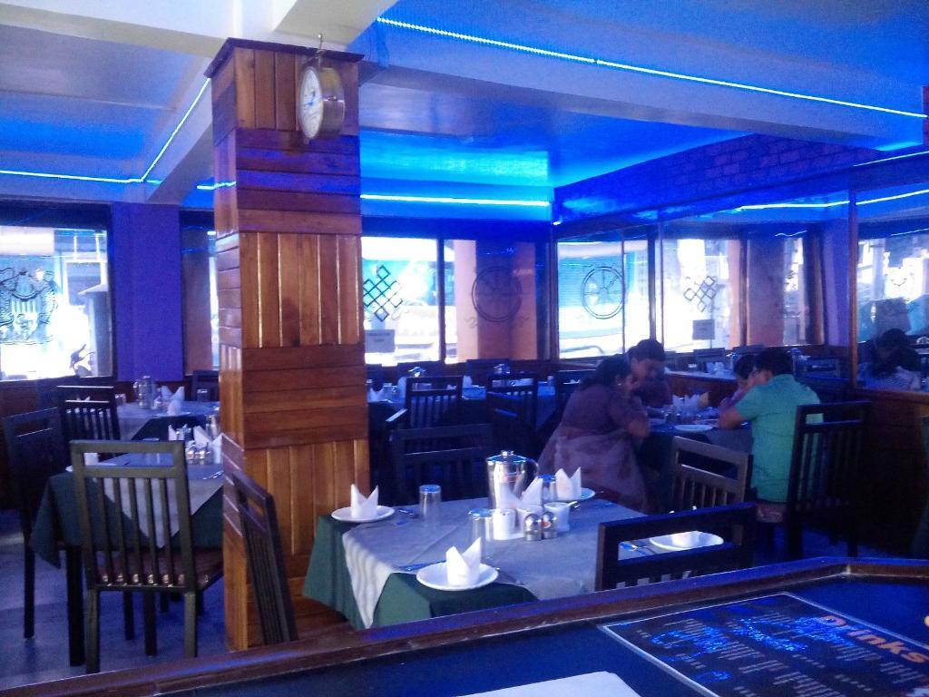 Отель Hungry Jack Гангток Экстерьер фото